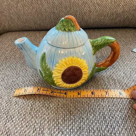 Vintage Sunflower Ceramic Teapot by, CBK LTD 8”high and 9”long - Picture 14 of 16